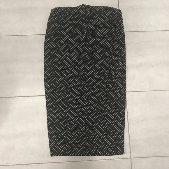 Zara Long Pencil Skirt - Picture 3 of 6